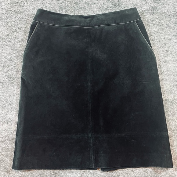LOFT Dresses & Skirts - Ann Taylor Loft 100% Leather Pencil Skirt Black Size 6P Classic Western Business